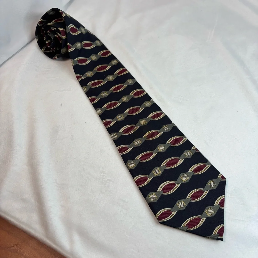 CHRISTIAN DIOR Vintage Stunning Silk Tie